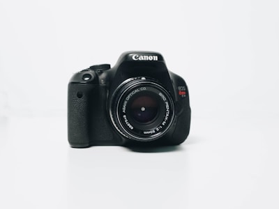 Photographer Portfolio - Beautiful photo gallery with client testimonials